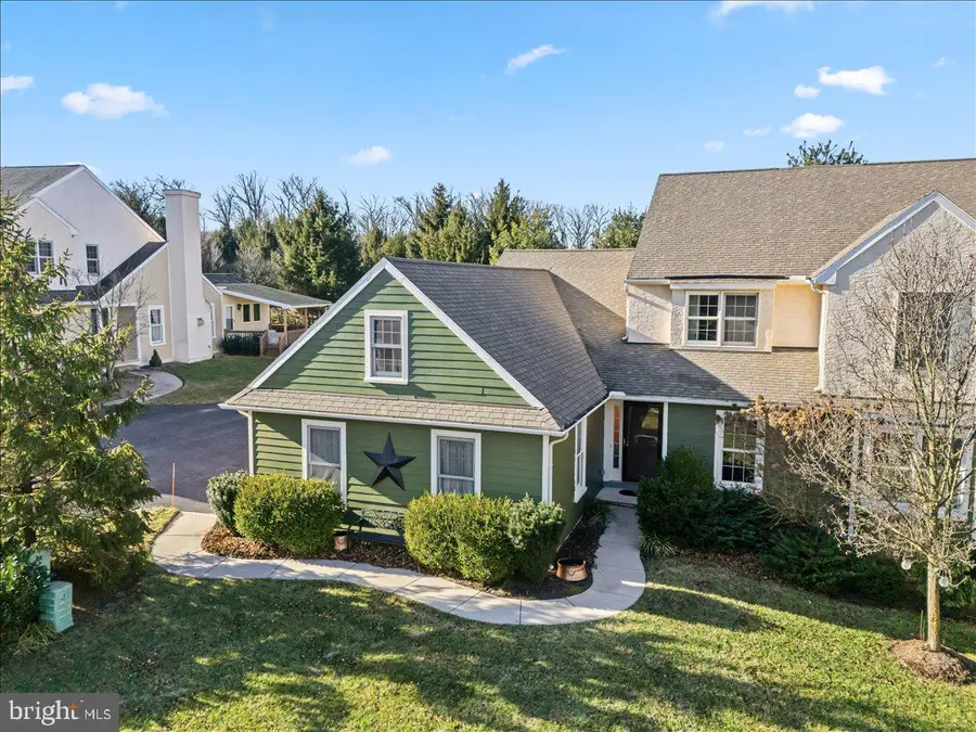 9 Parkside Dr, Elverson, PA 19520 - Image #2