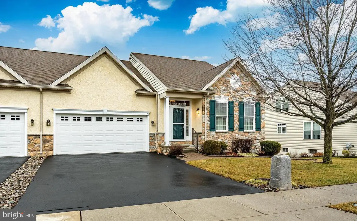 121 Augusta Dr, Honey Brook, PA 19344 - #1