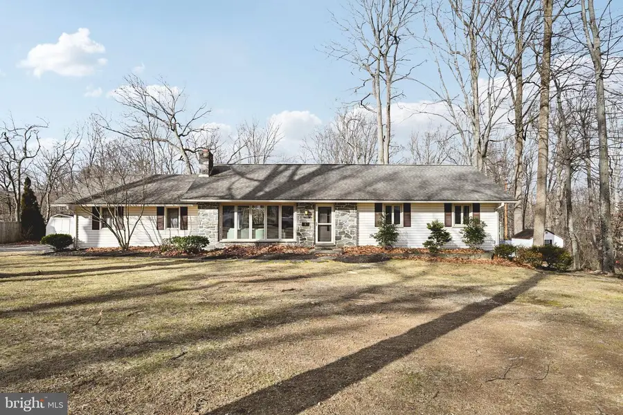 3 Edgewood Dr, Downingtown, PA 19335 - Image #2
