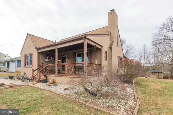 1062 W Meadowbrook Rd, POTTSTOWN, PA 19465