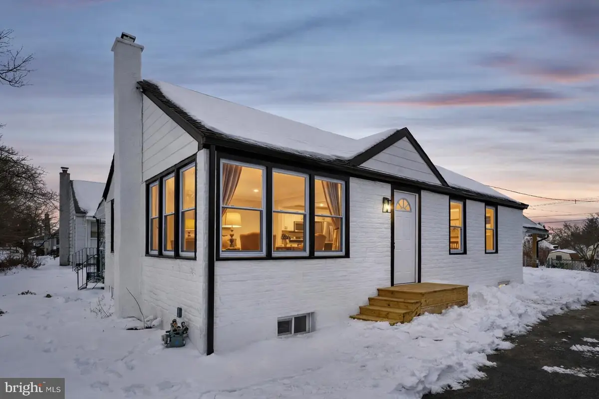 409 W Anderson Ave, Phoenixville, PA 19460 - #1