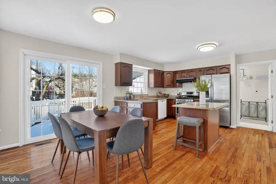 886 S York Dr, Downingtown, PA 19335 - Image #3