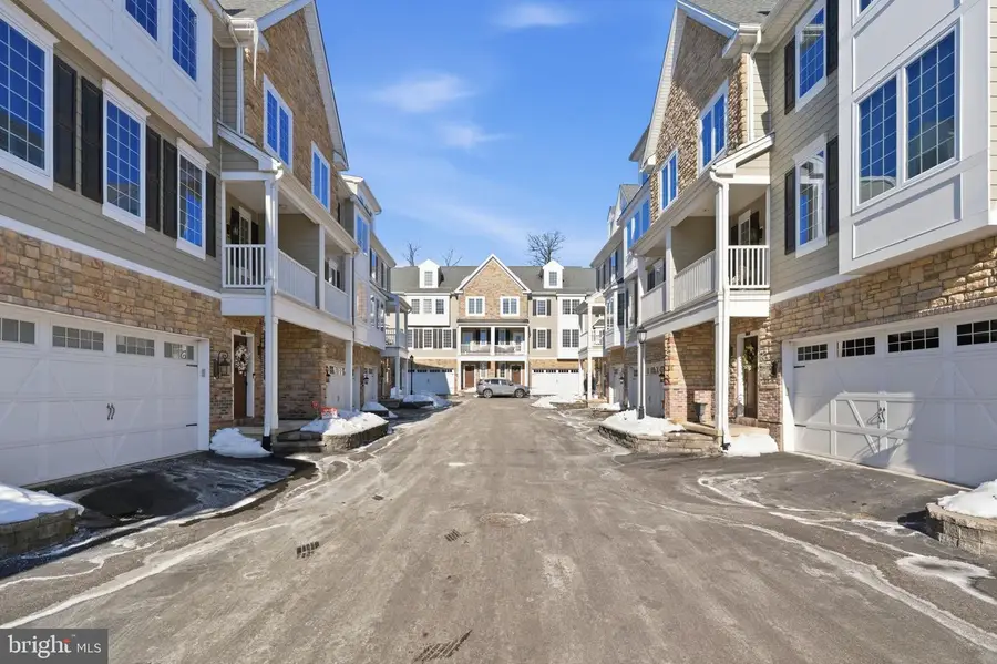 23 Grey Ct, Berwyn, PA 19312 - #2