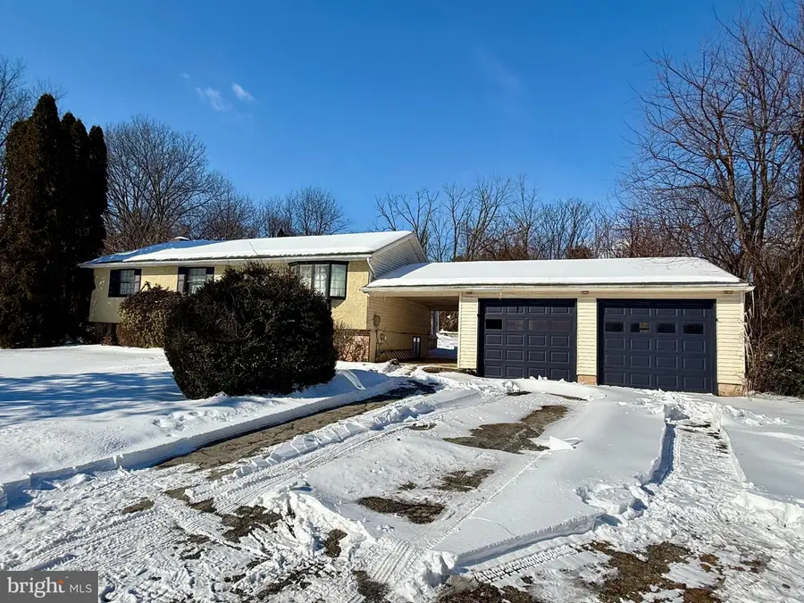 110 Wendy Cir, Coatesville, PA 19320 - Image #2