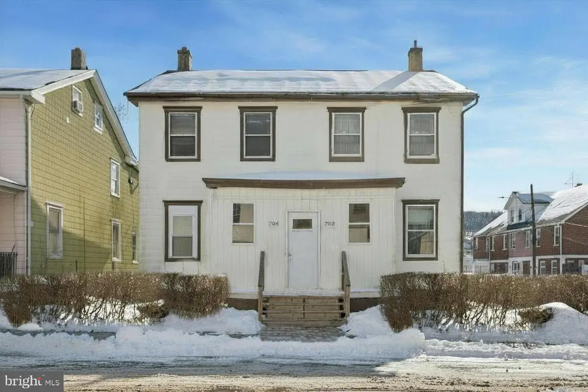 702-704 E Chestnut St, Coatesville, PA 19320 - Image #1