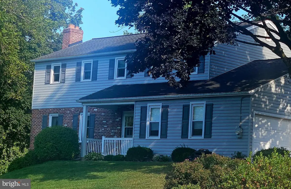 913 Baylowell Dr, West Chester, PA 19380 - #1