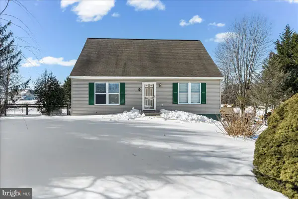 594 5th St, OXFORD, PA 19363