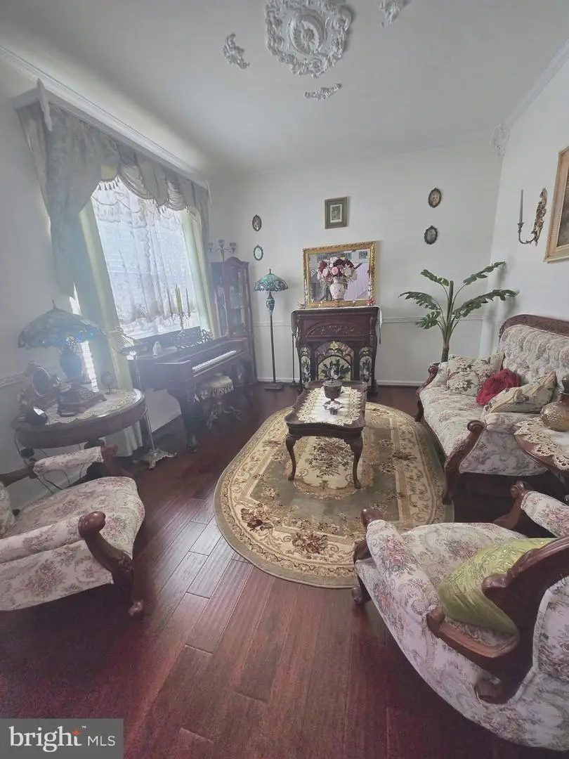 404 W 8th Ave, Parkesburg, PA 19365 - #3