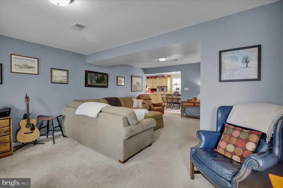 307 Kent Cir, Downingtown, PA 19335 - #2