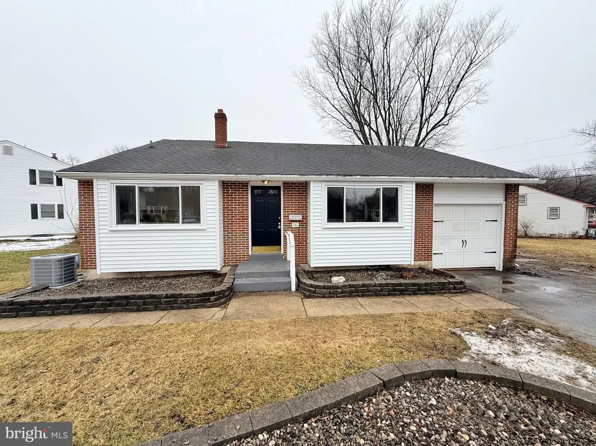 149 Lake Dr, Downingtown, PA 19335 - #1