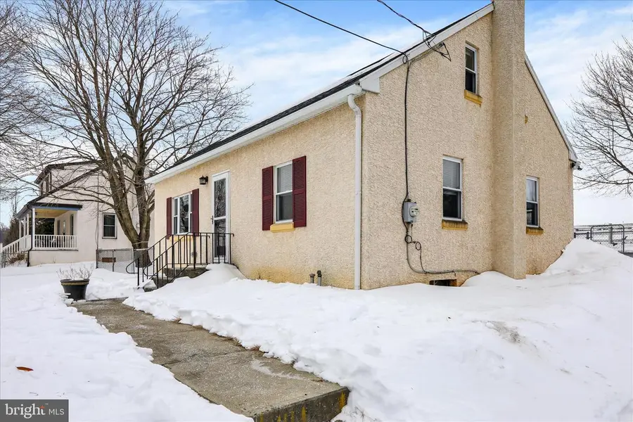 757 N Manor Rd, Elverson, PA 19520 - #3