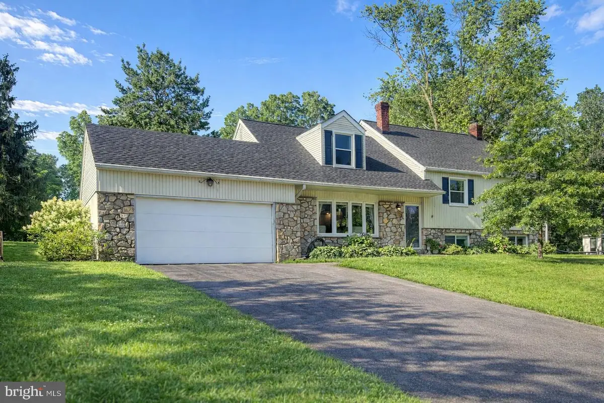 41 S Spring Ln, Phoenixville, PA 19460 - #1