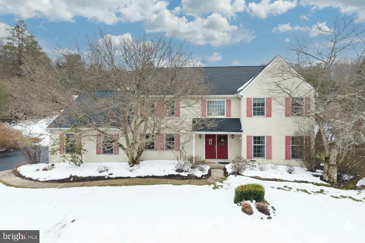 35 Oakwood Ln, Phoenixville, PA 19460 - #1
