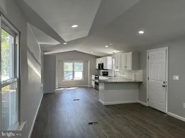 143 Penn Dr, Coatesville, PA 19320 - #3