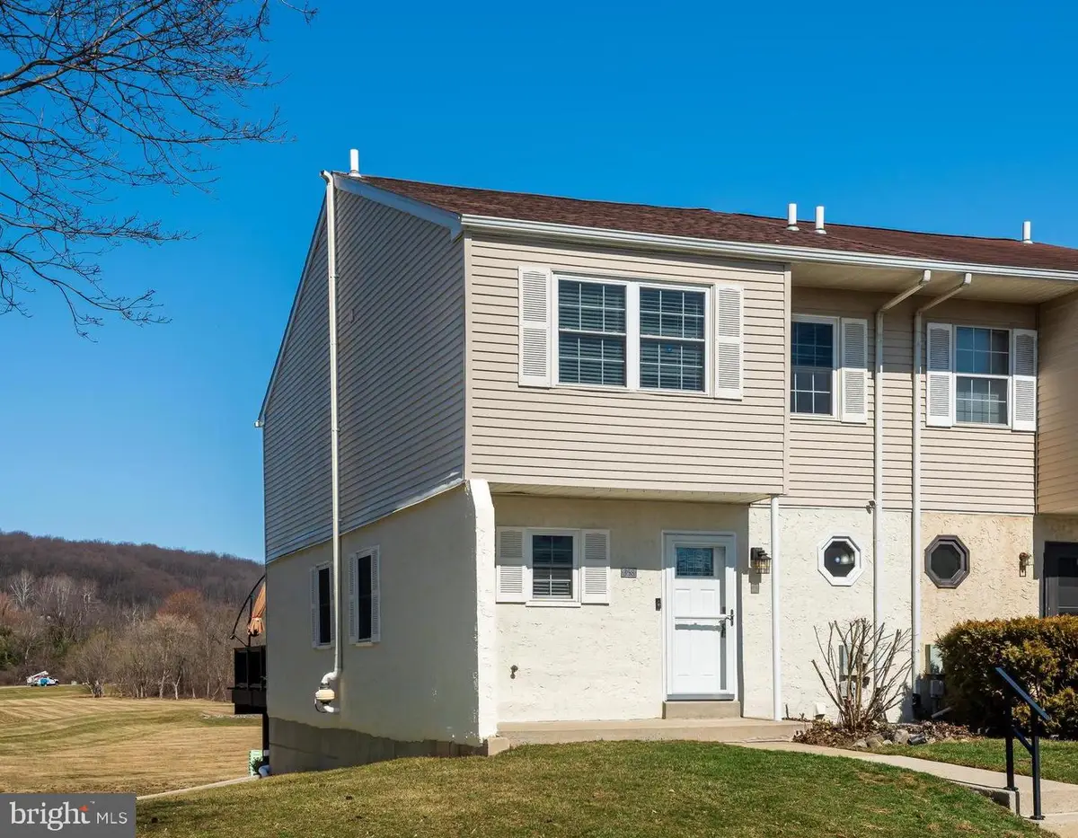 358 Carlyn Ct, Downingtown, PA 19335 - #1