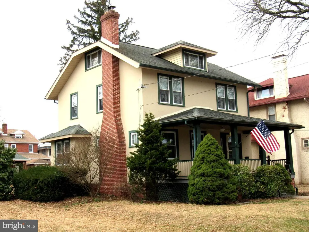 136 4th Ave, Phoenixville, PA 19460 - #1