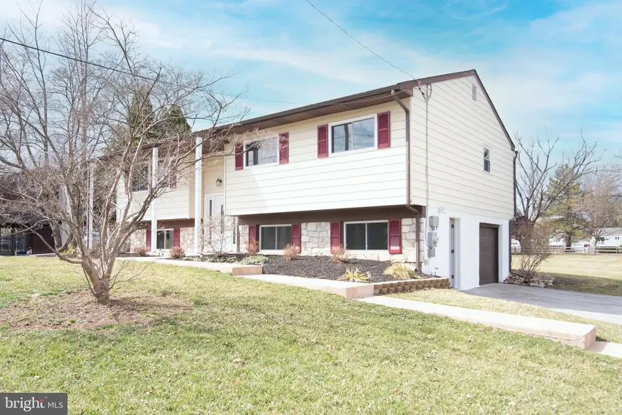 1330 Ridgeview Dr, Phoenixville, PA 19460 - #3