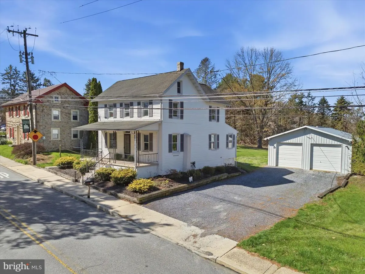 22 N Chestnut St, Elverson, PA 19520 - #1