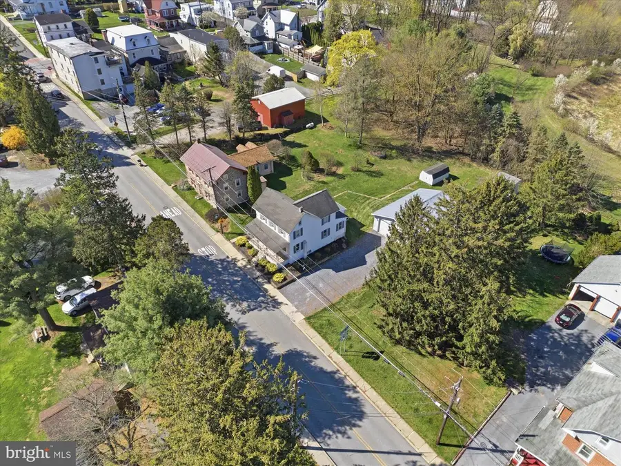 22 N Chestnut St, Elverson, PA 19520 - #3