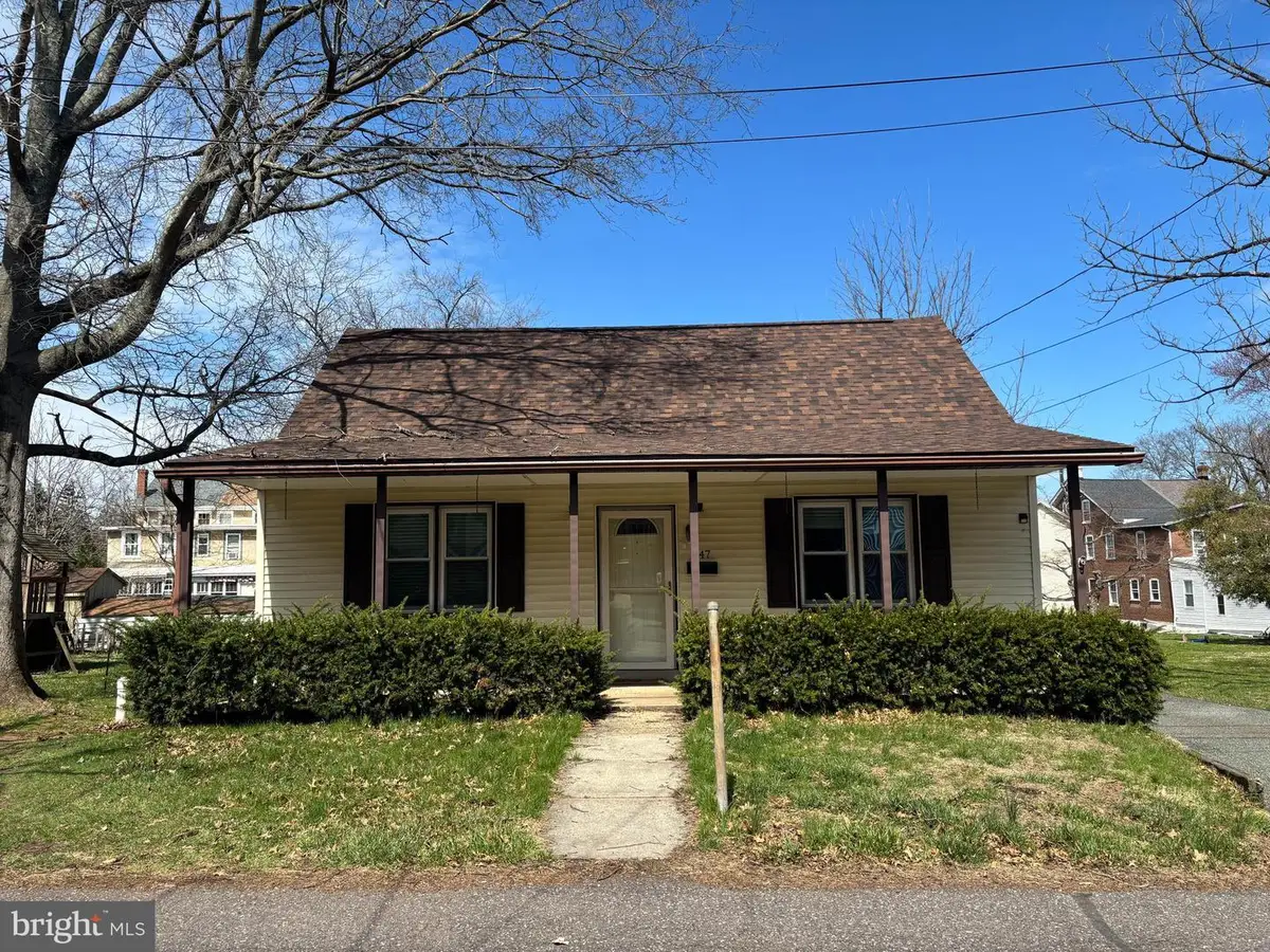 547 Broad St, Spring City, PA 19475 - #1