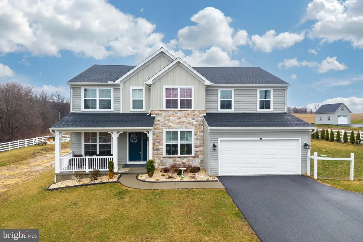 25 S Brick Ln, Elverson, PA 19520 - #1