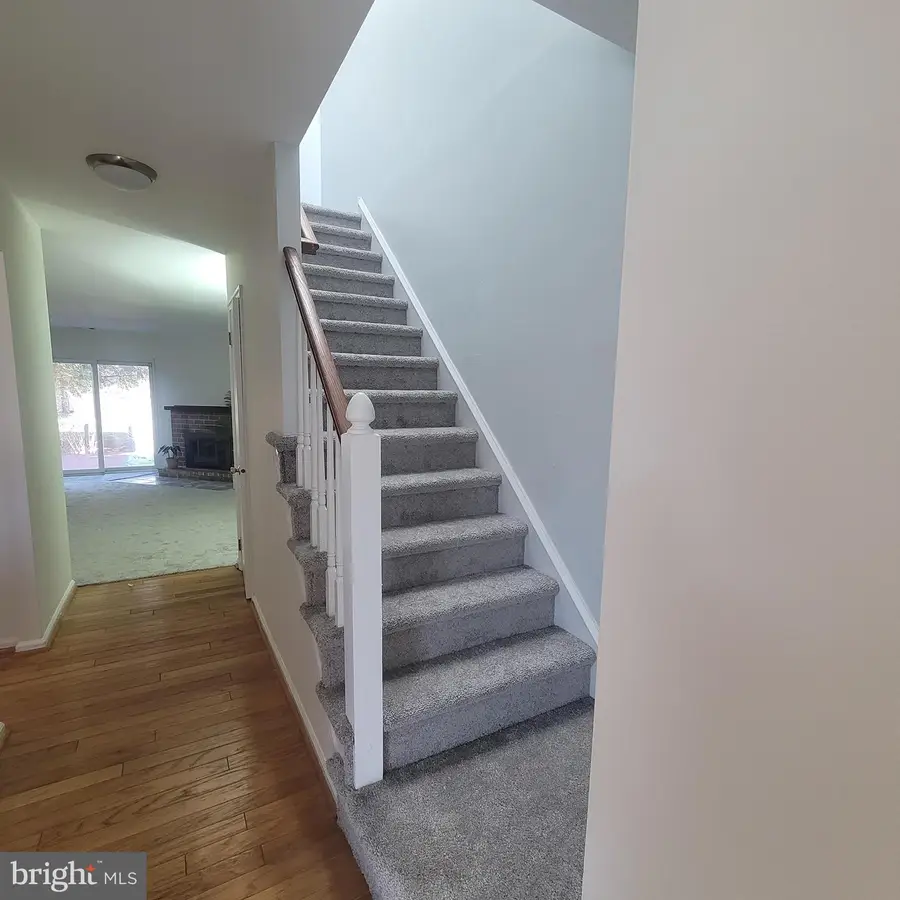 430 Carmarthen Ct, Exton, PA 19341 - #3