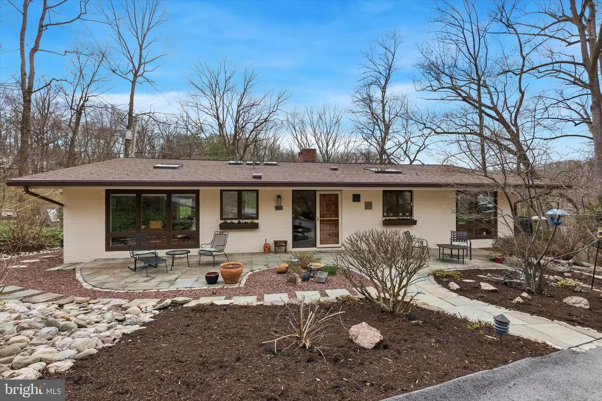 610 Arlyn Cir, Wayne, PA 19087 - #1