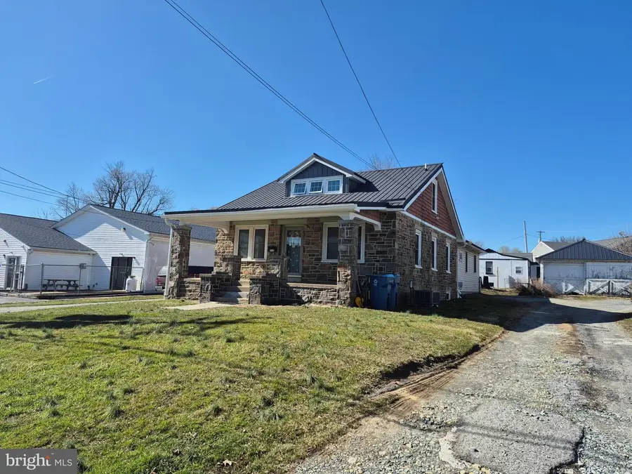 552 Lincoln St, Oxford, PA 19363 - #2