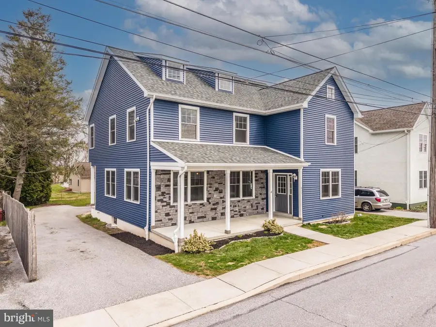 411 James St, Honey Brook, PA 19344 - #2