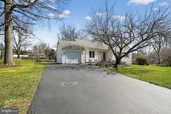 604 Lorient Dr, WEST CHESTER, PA 19382