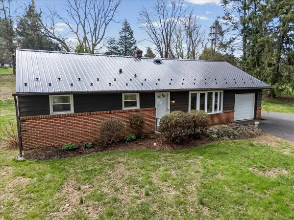 20 Holly Dr, WEST GROVE, PA 19390