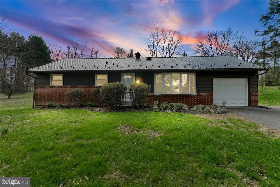 20 Holly Dr, West Grove, PA 19390 - #2