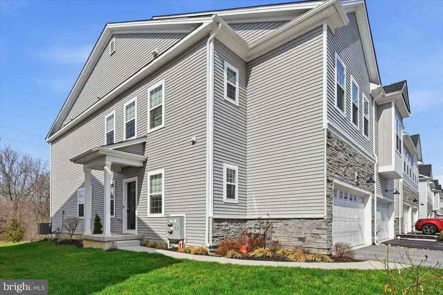 279 Red Leaf Ln, Exton, PA 19341 - #2