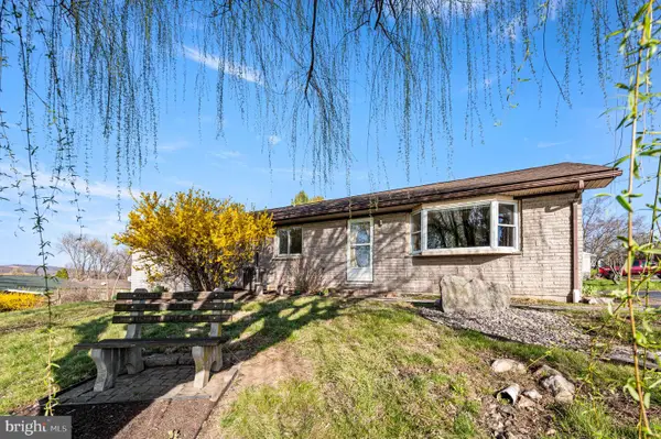 4951 Horseshoe Pike, HONEY BROOK, PA 19344