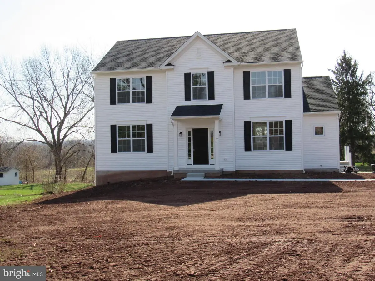 957 Spring City Rd, Phoenixville, PA 19460 - #1