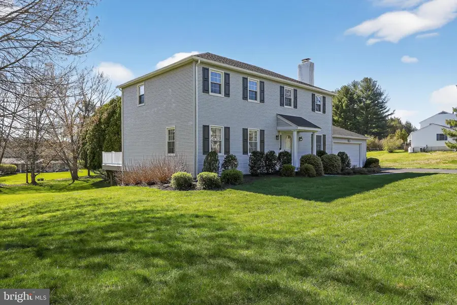 606 Londonderry Dr, West Chester, PA 19382 - #2