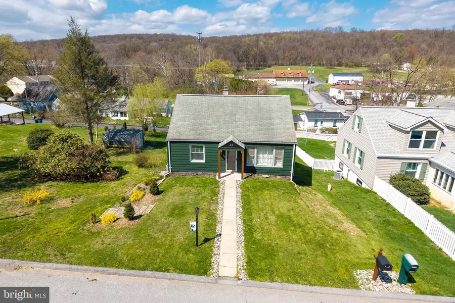 42 Spruce St, Coatesville, PA 19320 - #3