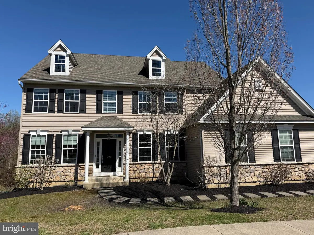 208 Liberty Cir, East Fallowfield, PA 19320 - #1