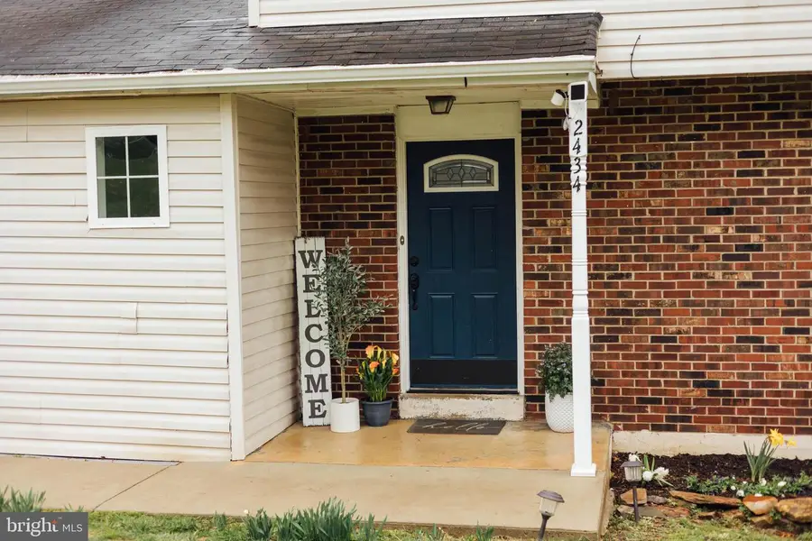 2434 Longview Dr, Coatesville, PA 19320 - #2