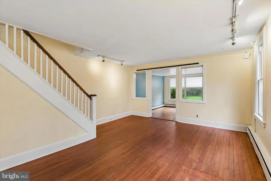 27 Woodbine Ave, Paoli, PA 19301 - #2