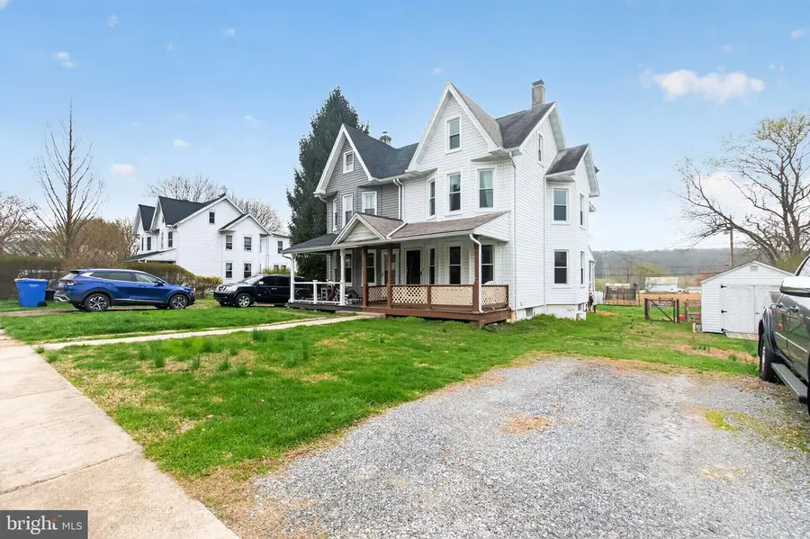 62 E 2nd Ave, Parkesburg, PA 19365 - #2