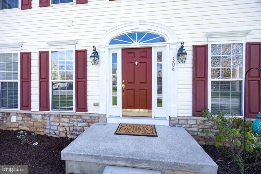 306 Winchester Ln, West Grove, PA 19390 - #2