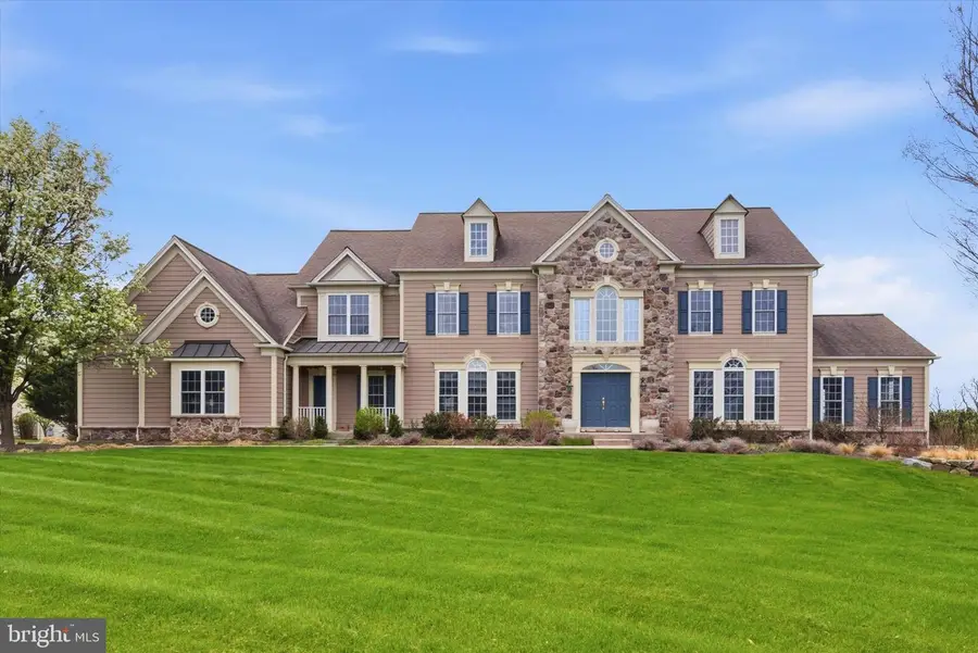 8 Deerfield Dr, Malvern, PA 19355 - #3