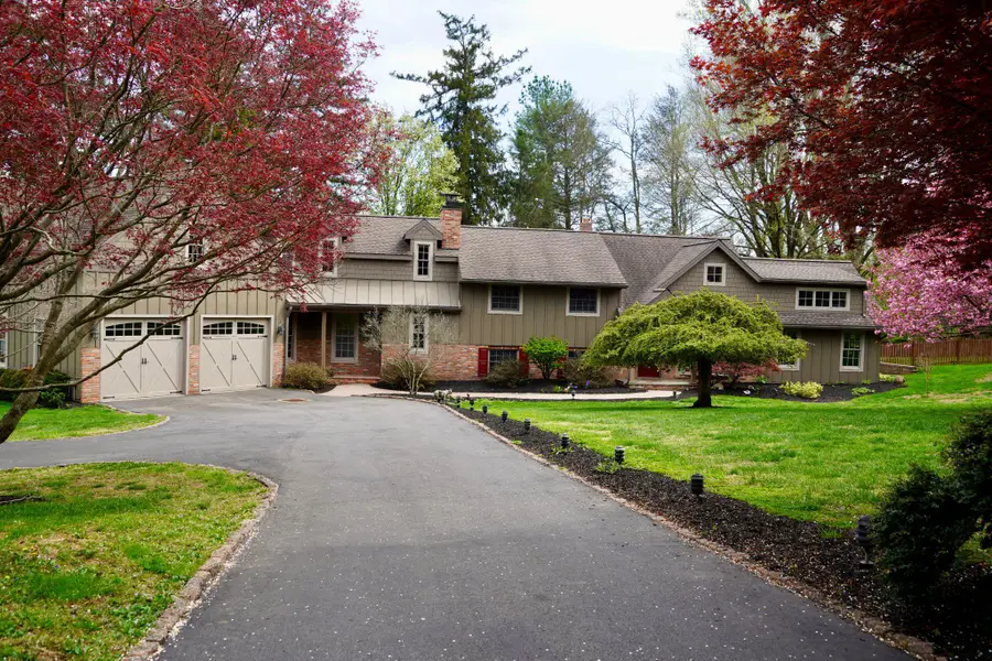 1324 College Hill Dr, Cheyney, PA 19319 - #2