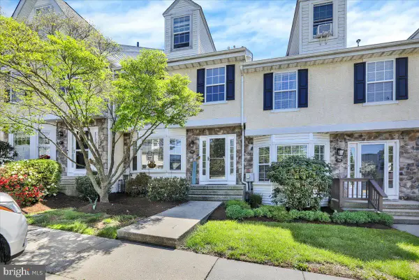 702 Coventry Pointe Ln, POTTSTOWN, PA 19465