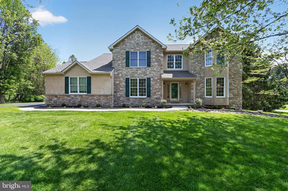 103 N Iroquois Ln, Chester Springs, PA 19425 - #1