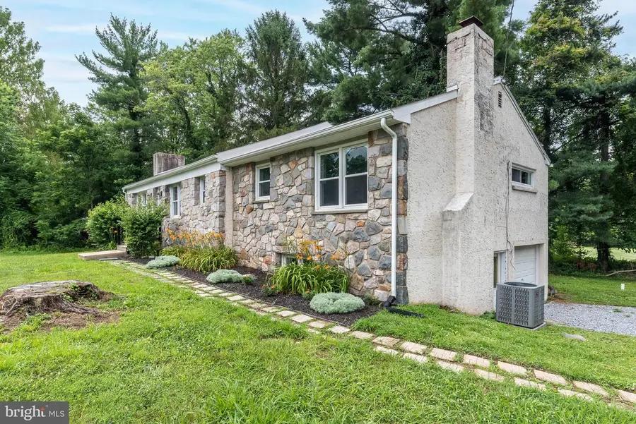 219 Stoney Run Rd, Spring City, PA 19475 - #3