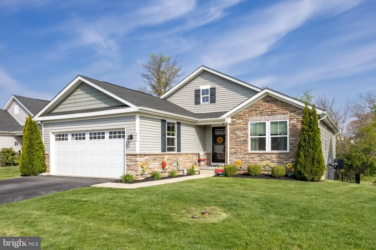214 Folin St, Coatesville, PA 19320 - #1