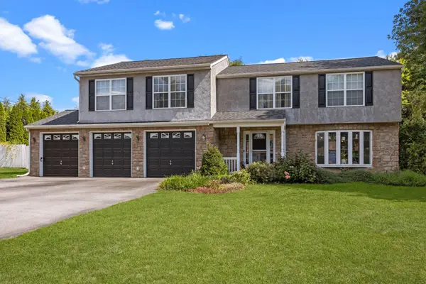 2 Buckingham Dr, DOWNINGTOWN, PA 19335