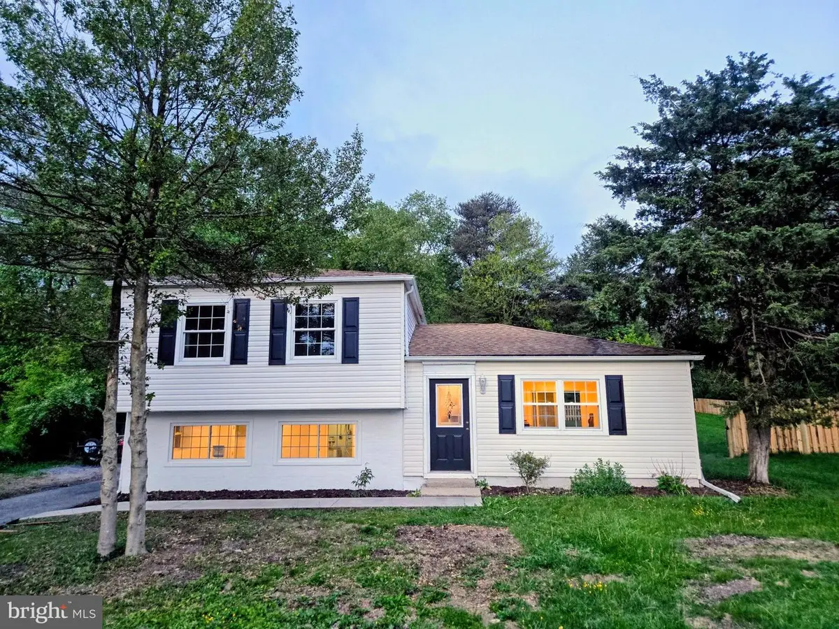 970 Kingsway Dr, Coatesville, PA 19320 - #1